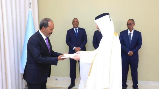 خلال تسلم أوراق الاعتماد