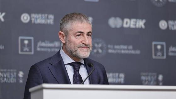 وزير الخزانة والمالية التركي نور الدين نباتي