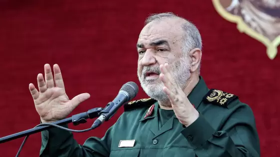 القائد العام لقوات حرس الثورة الإسلامية في إيران اللواء حسين سلامي