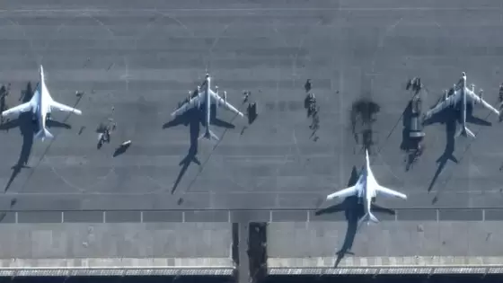 المسيرات الأوكرانية استهدفت مطارات عسكرية روسية