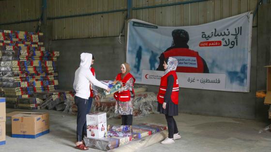 خلال توزيع الطرود