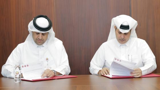 جانب من توقيع الاتفاقية