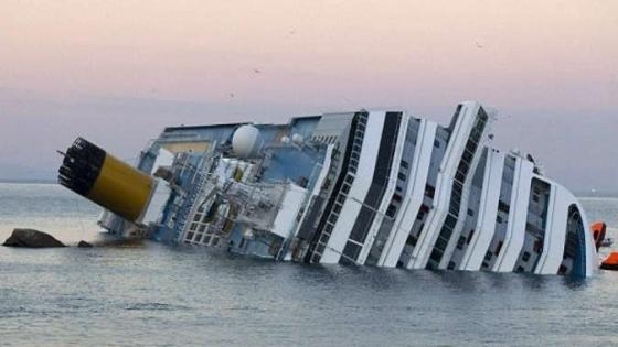 السفينة الغارقة