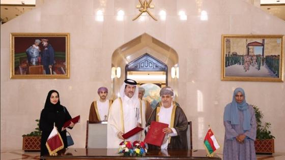 جانب من التوقيع