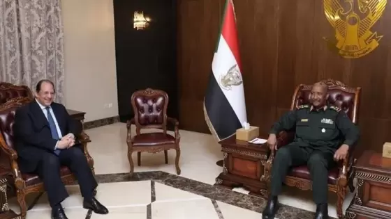 لقاء رئيس مجلس السيادة السوداني مع رئيس المخابرات العامة المصرية