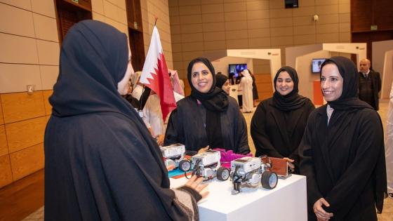 جانب من زيارة سعادة السيدة بثينة بنت علي الجبر النعيمي وزير التربية والتعليم والتعليم العالي