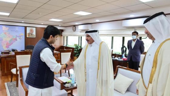 على هامش الاجتماع