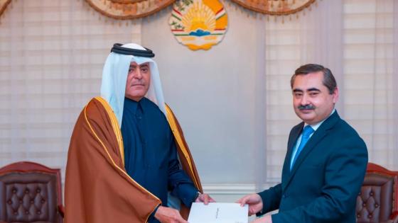 جانب من تسليم أوراق اعتماد السفير القطري