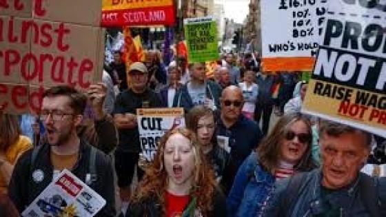 من إضراب العمال في وقت سابق