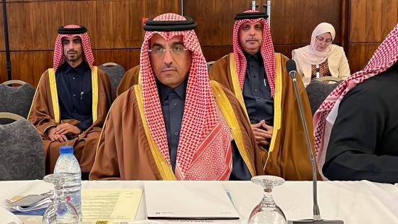 سعادة الدكتور علي بن صميخ المري وزير العمل