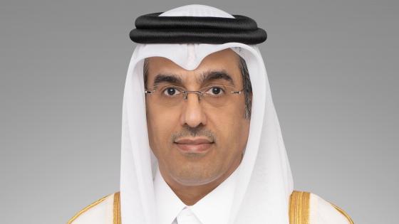 سعادة الدكتور علي بن صميخ المري وزير العمل