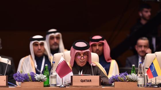 سعادة السيد سلطان بن سعد المريخي وزير الدولة للشؤون الخارجية