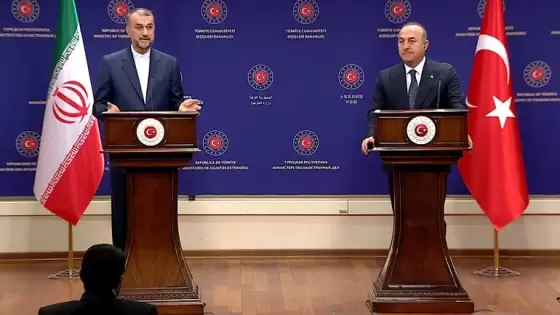 وزير الخارجية التركي مع نظيره الإيراني في المؤتمر الصحفي المشترك