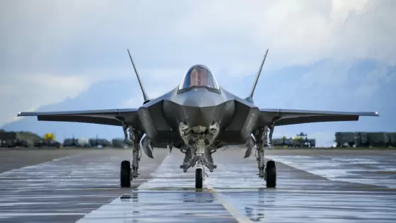 المقاتلة F-35