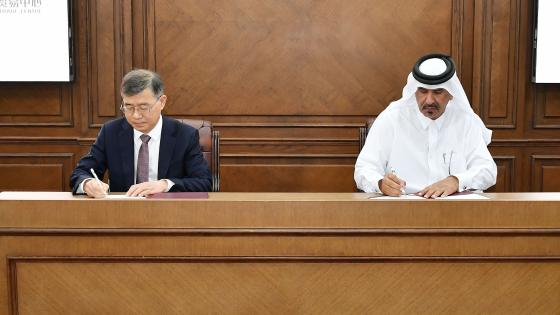 جانب من توقيع الاتفاقية