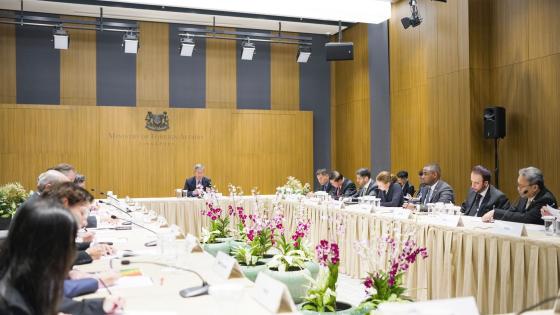 جانب من جلسات الحوار