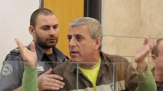 الأسير وليد دقة يقبع