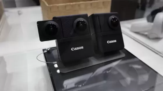 كاميرا كانون "VR"