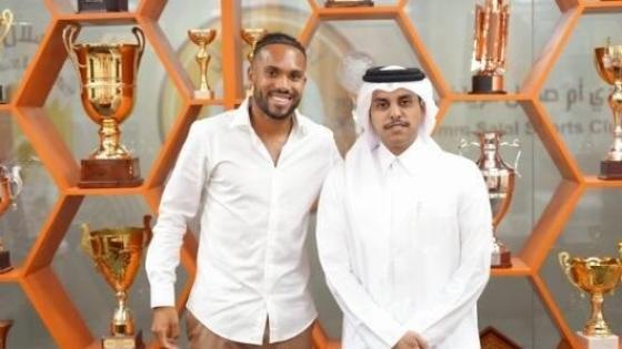 الهولندي كينجي جوري عقب التوقيع