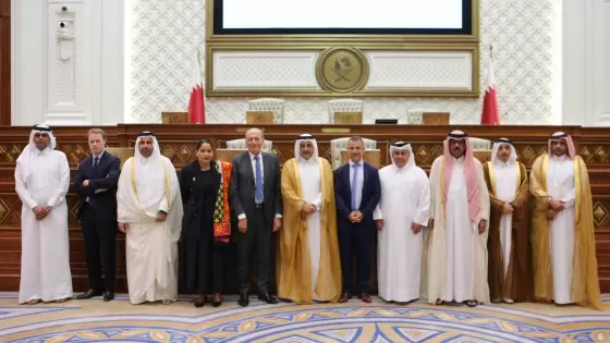 صورة جماعية على هامش الاجتماع