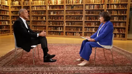الرئيس الأمريكي الأسبق باراك أوباما في حديثه إلى CNN