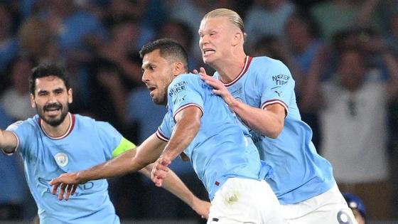 احتفال لاعبو مانشستر سيتي