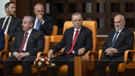 الرئيس التركي رجب طيب أردوغان خلال حضوره جلسة البرلمان