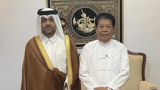 على هامش الاجتماع