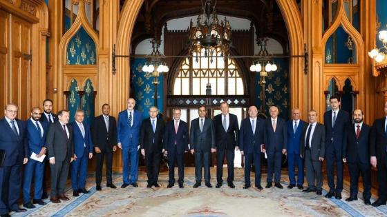 جانب من اجتماع وزير الخارجية الروسي برؤساء البعثات