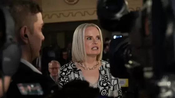 وزيرة المالية الفنلندية ريكا بورا