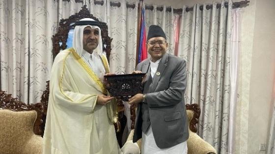 على هامش الاجتماع