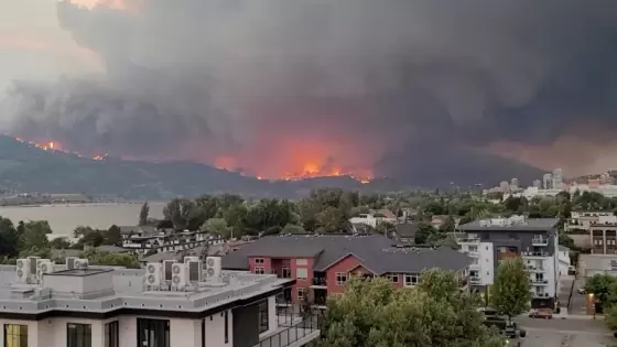 حرائق الغابات تسببت بإخلاء مدن بأكملها في كندا