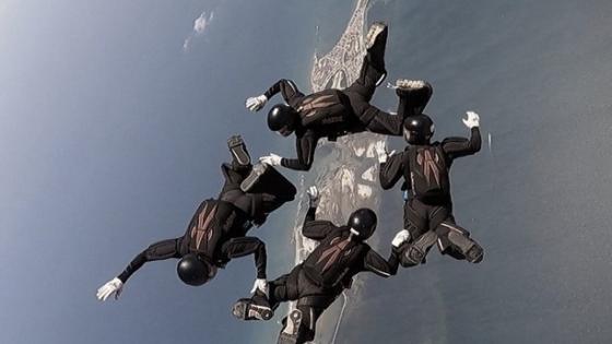 المنتخب القطري للقفز المظلي