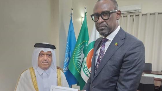 جانب من تسليم الرسالة الخطية