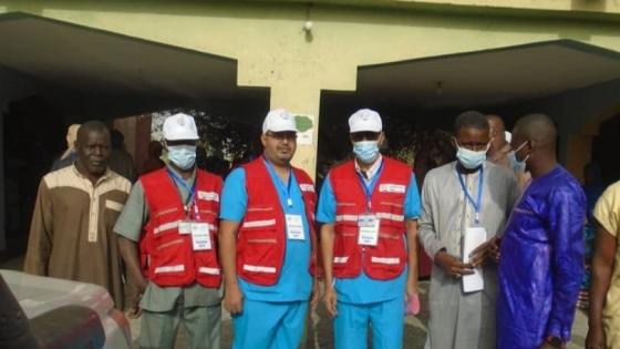 أعضاء فريق مستشفى حمد بن خليفة بموريتانيا