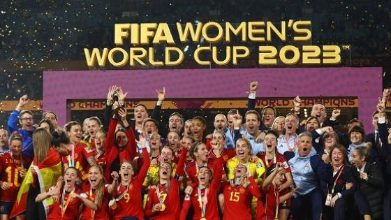 تتويج منتخب إسبانيا