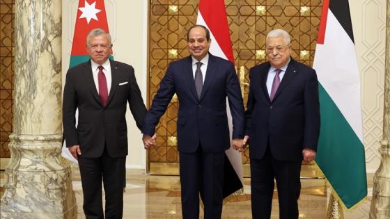 الرئيس المصري ونظيريه الفلسطيني والأردني