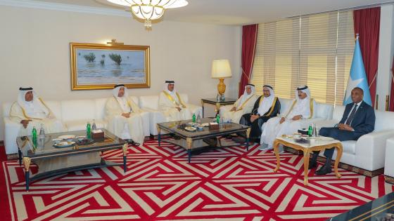 جانب من استقبال رئيس وزراء الصومال للوفد القطري