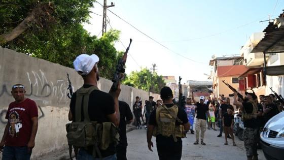 اشتباكات بين عناصر من حركة فتح ومن مجموعات إسلامية