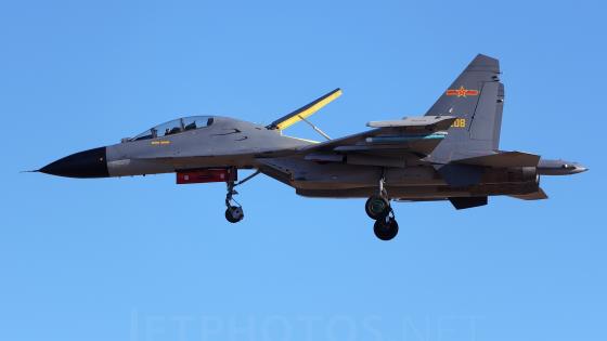 مقاتلة صينية من طراز J-11
