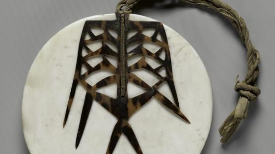 إحدى القطع المعروضة في المعرض