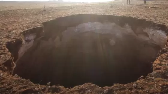 الحفرة التي ظهرت في المغرب