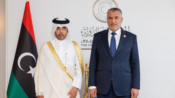 على هامش الاجتماع