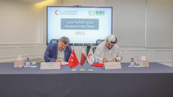 جانب من توقيع الاتفاقية