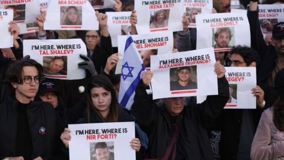 تظاهرة لأفراد من عائلات الأسرى الإسرائيلين لدى حماس
