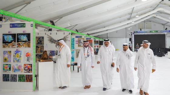 جانب من زيارة وفد غرفة قطر للمعرض