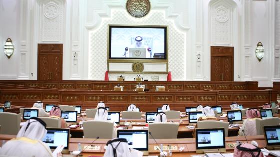 جانب من الجلسة الأسبوعية