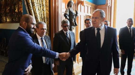 على هامش الاجتماع