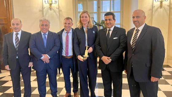 صورة جماعية على هامش الاجتماع