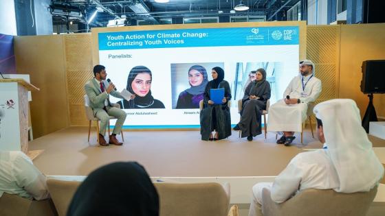 جانب من الحلقة النقاشية